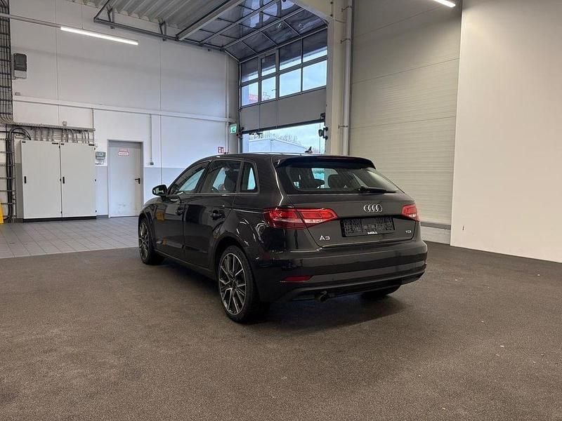 Gebraucht Audi A3 Design 116 PS (85 kW) 2017 Braun Limousine
