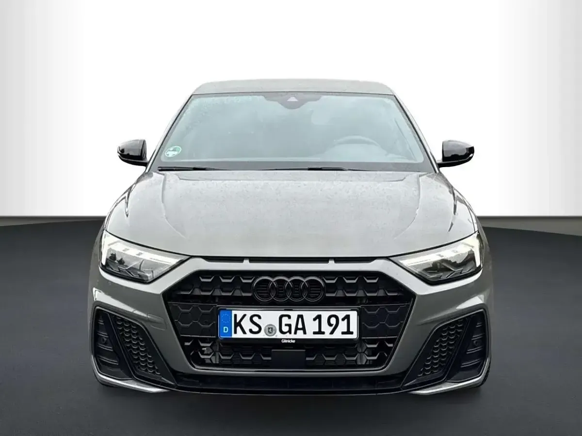 Gebraucht Audi A1 S-Line 207 PS (152 kW) 2025 Distriktgrün metallic SUV
