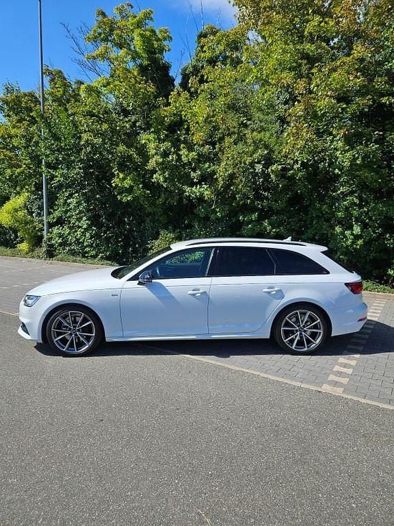 Gebraucht Audi A4 Black Edition 190 PS (139 kW) 2017 Weiß Kombi