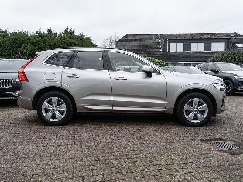 Gebraucht Volvo XC60 Core 197 PS (144 kW) 2023 Beige SUV