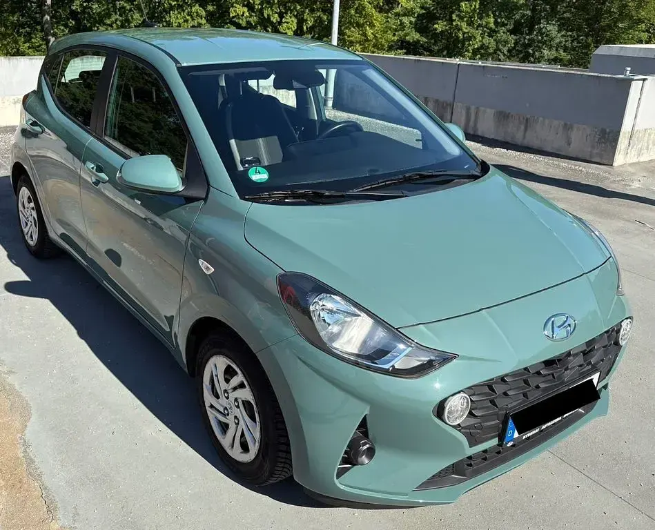 Gebraucht Hyundai i10 Select 67 PS (49 kW) 2022 Grün Kleinwagen