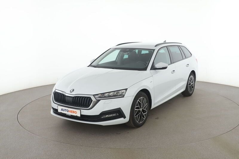 Weiß Gebraucht 2021 Skoda Octavia Clever Kombi | 24.220 € (Etwas zu teuer) - Bild 1/4