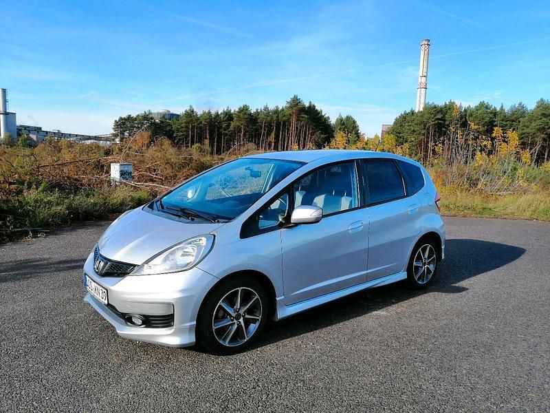 Silber Gebraucht 2013 Honda Jazz SI Kleinwagen | 8.999 € (Fairer Preis) - Bild 1/4