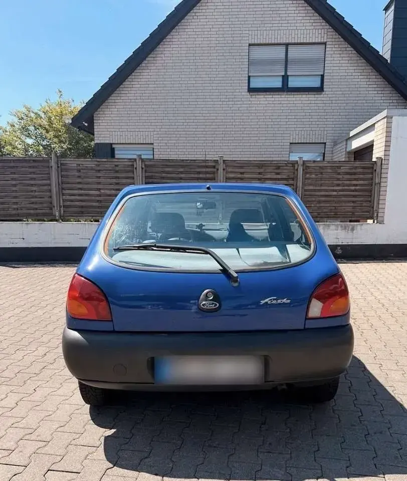 Gebraucht Ford Fiesta 54 PS (39 kW) 1998 Blau Kleinwagen