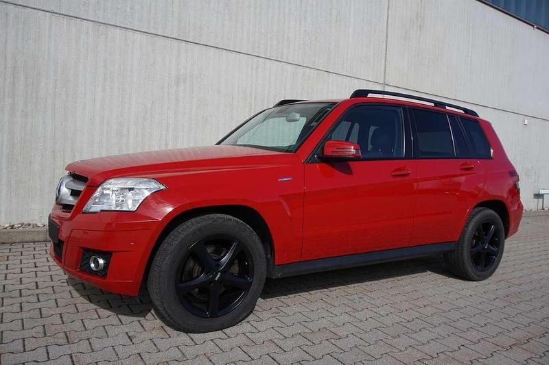Gebraucht Mercedes GLK250 204 PS (150 kW) 2011 Feueropal  unilack SUV