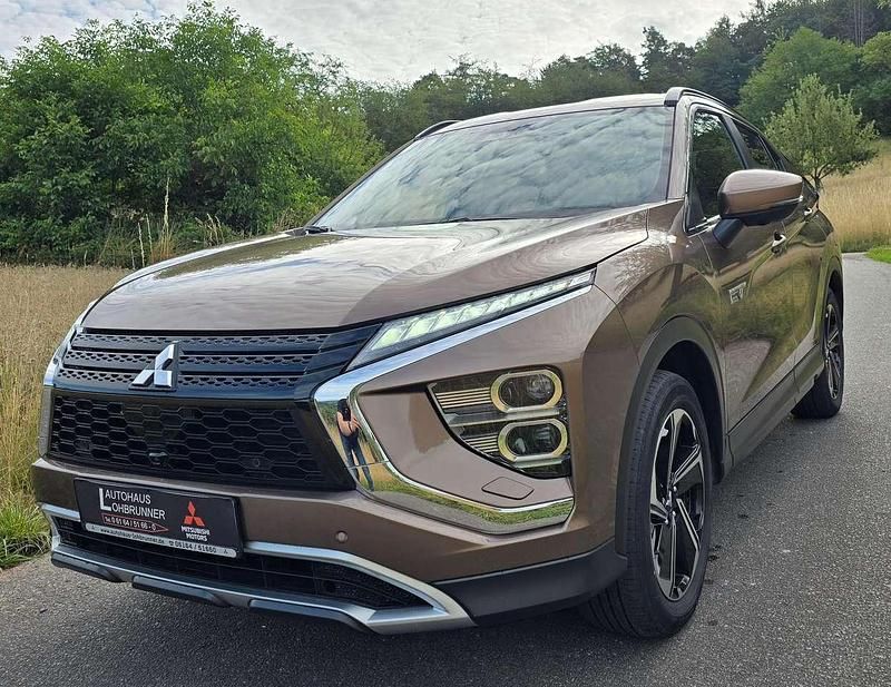 Bronzebraun Gebraucht 2021 Mitsubishi Eclipse Cross Edition SUV | 22.300 € (Fairer Preis) - Bild 1/4
