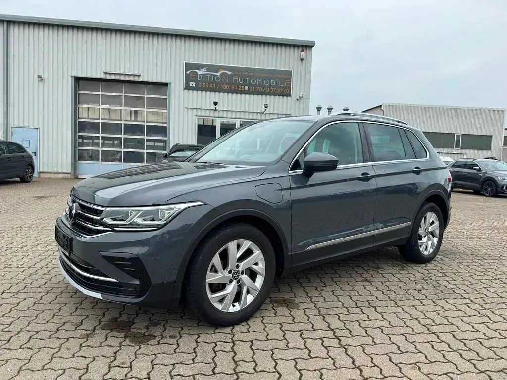 Gebraucht VW Tiguan Elegance 245 PS (180 kW) 2021 Grau SUV