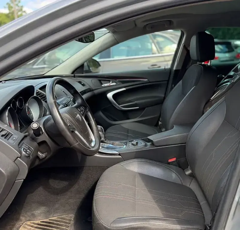 Gebraucht Opel Insignia Edition 160 PS (117 kW) 2012 Silber Kombi
