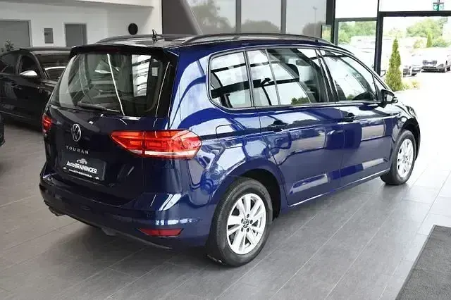 Gebraucht VW Touran Comfortline 150 PS (110 kW) 2022 Blau Van / Kleinbus
