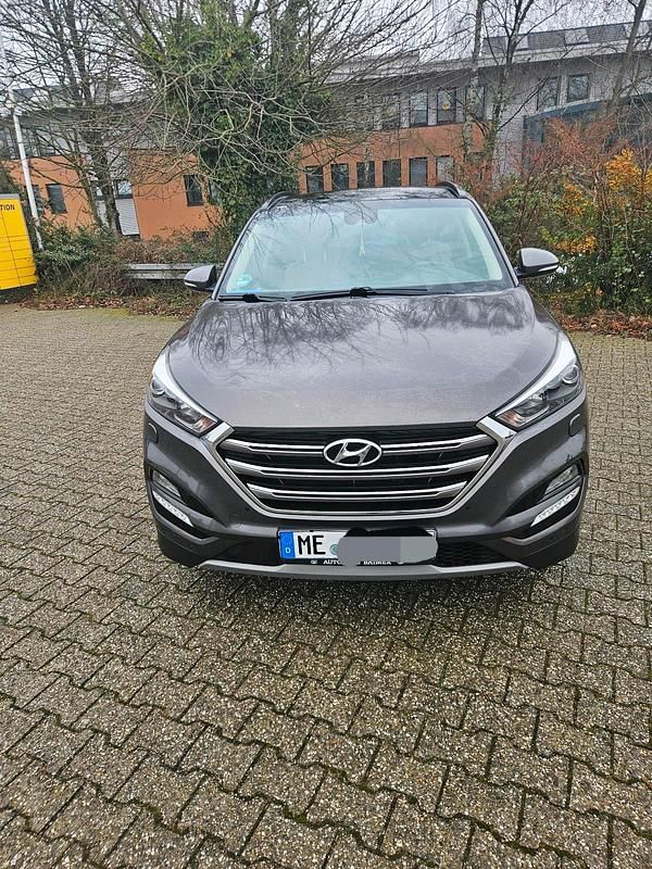 Braun Gebraucht 2017 Hyundai Tucson Premium SUV | 15.500 € (Guter Preis) - Bild 1/4