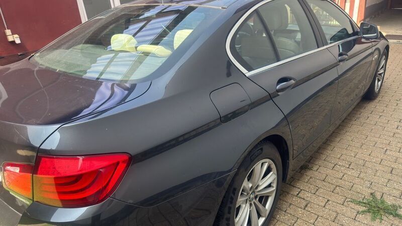 Beige Gebraucht 2013 BMW 520 Limousine | 9.500 € (Superpreis) - Bild 1/4