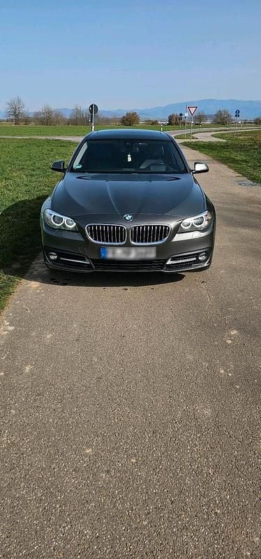 Gebraucht BMW 530 258 PS (189 kW) 2015 Limousine