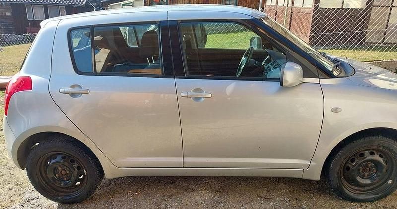 Gebraucht Suzuki Swift Comfort 92 PS (67 kW) 2009 Silber Kleinwagen