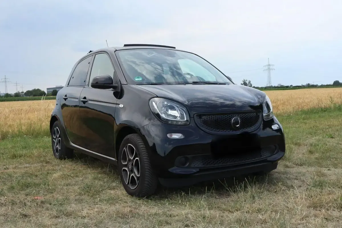 Gebraucht Smart ForFour 90 PS (66 kW) 2018 Schwarz Kleinwagen