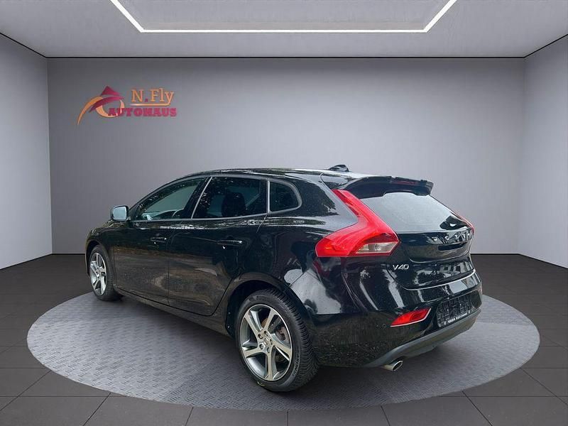 Gebraucht Volvo V40 Kinetic 150 PS (110 kW) 2016 Schwarz Kombi