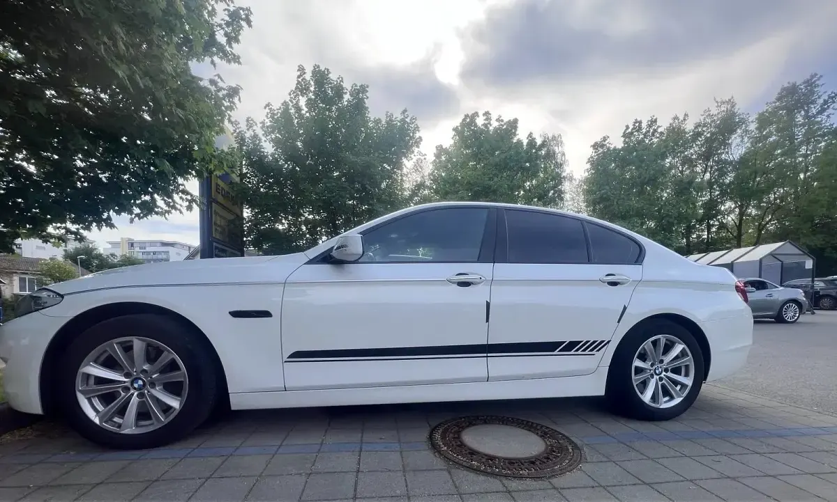 Gebraucht BMW 525 220 PS (161 kW) 2012 Weiß Limousine