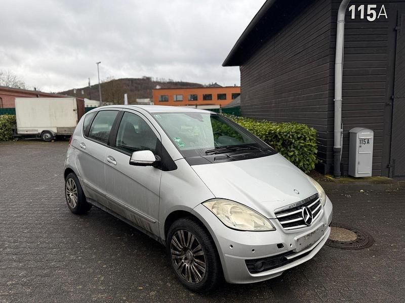 Gebraucht Mercedes A180 109 PS (80 kW) 2010 Grau Kleinwagen
