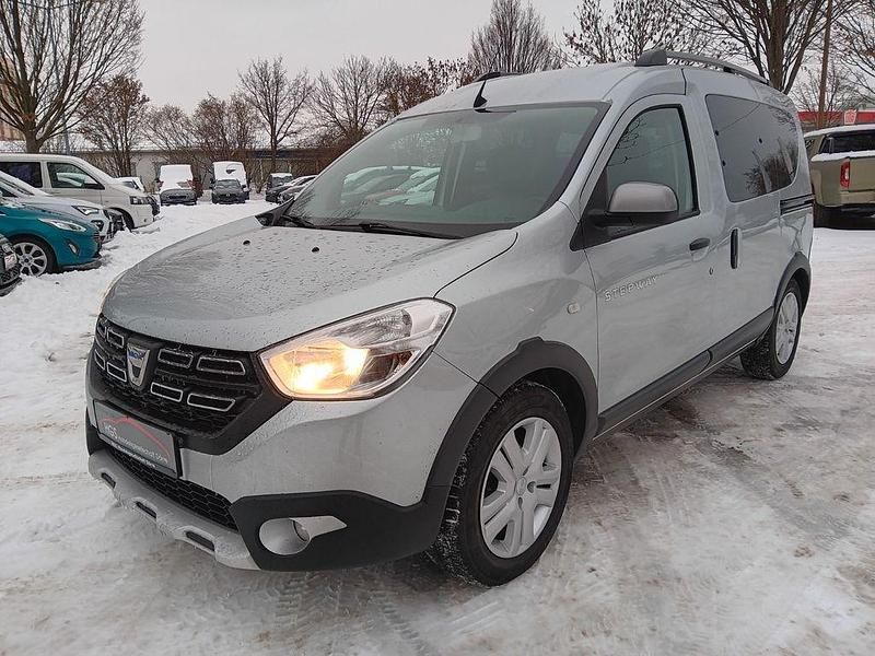 Gebraucht Dacia Dokker Stepway 95 PS (69 kW) 2019 Silber Van / Kleinbus