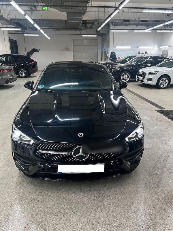 Schwarz Gebraucht 2023 Mercedes CLA200 Coupé | 34.000 € (Fairer Preis) - Bild 1/4