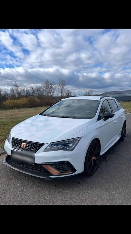 Weiß Gebraucht 2020 Cupra Leon Kombi | 28.990 € (Etwas zu teuer) - Bild 1/4