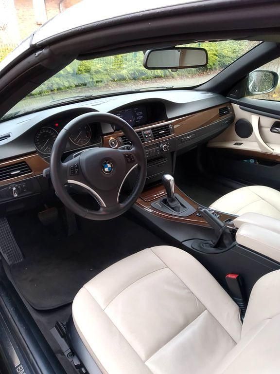 Gebraucht BMW 325 Cabriolet 218 PS (160 kW) 2012 Schwarz Cabrio