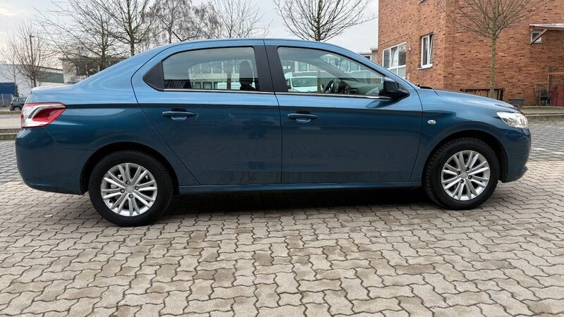 Gebraucht Peugeot 301 82 PS (60 kW) 2016 Blau Limousine