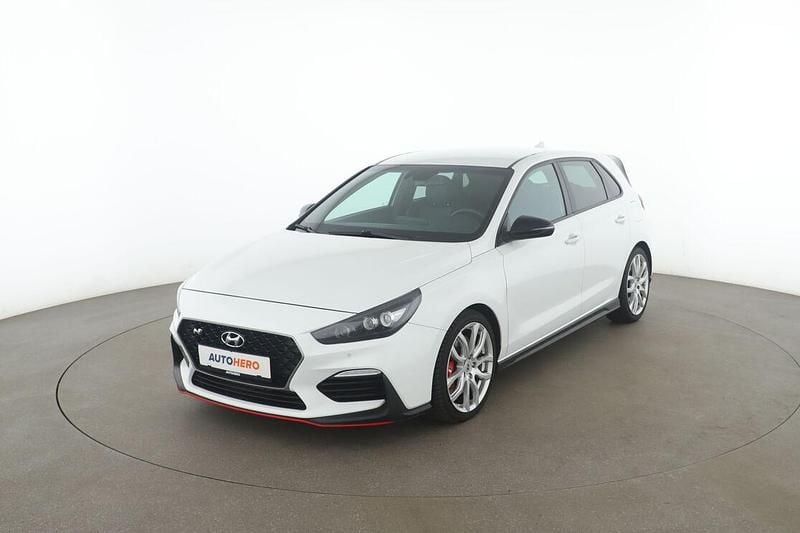 Weiß Gebraucht 2019 Hyundai i30 N Performance Limousine | 19.390 € (Guter Preis) - Bild 1/3