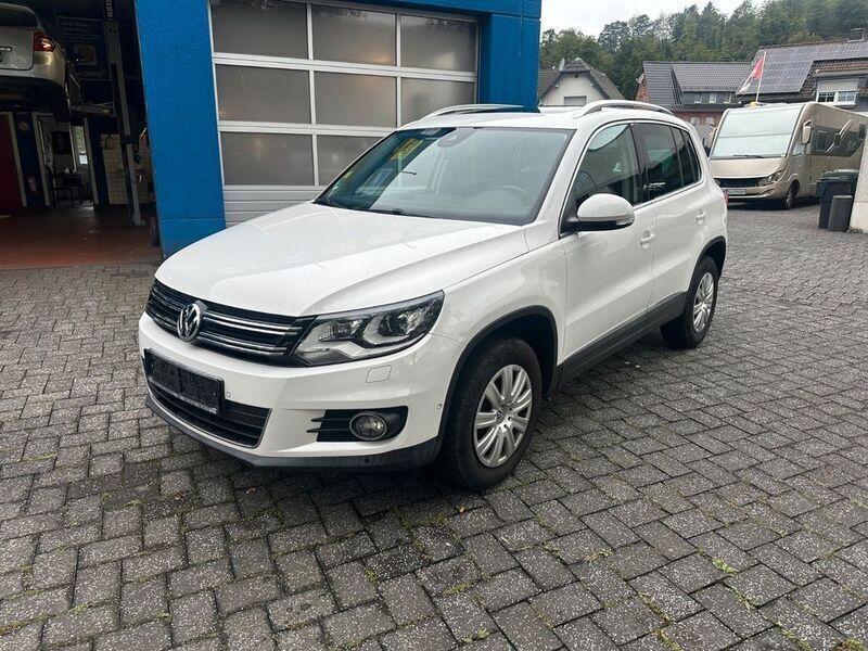 Weiß Gebraucht 2013 VW Tiguan Sportline SUV | 8.999 € (Fairer Preis) - Bild 1/4