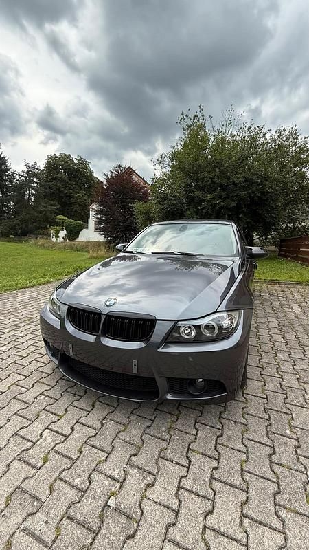 Grau Gebraucht 2008 BMW 318 Limousine | 3.300 € (Guter Preis) - Bild 1/4