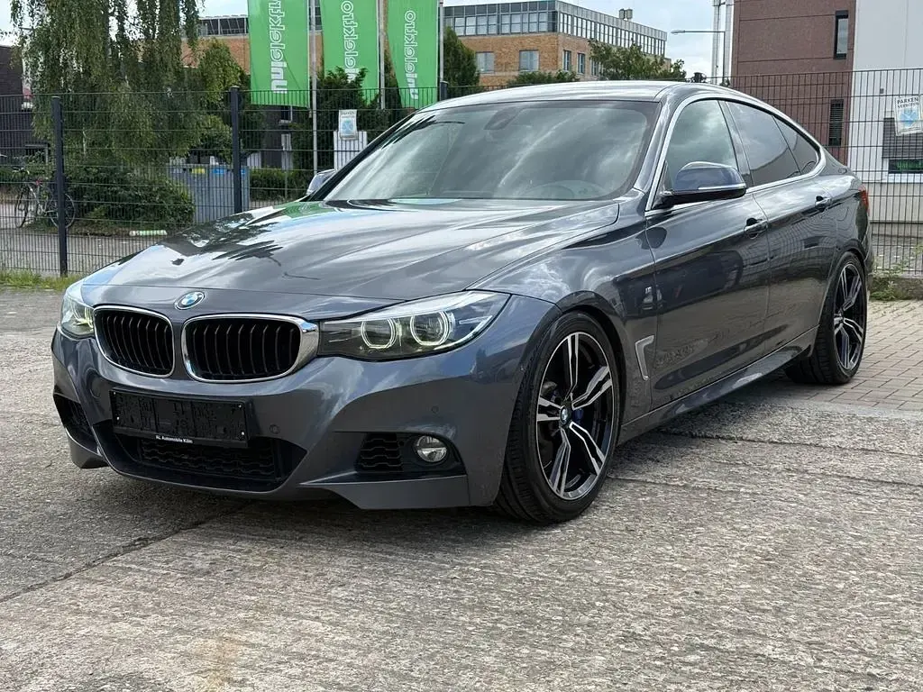 Gebraucht BMW 330 M Sport 252 PS (185 kW) 2017 Grau Limousine