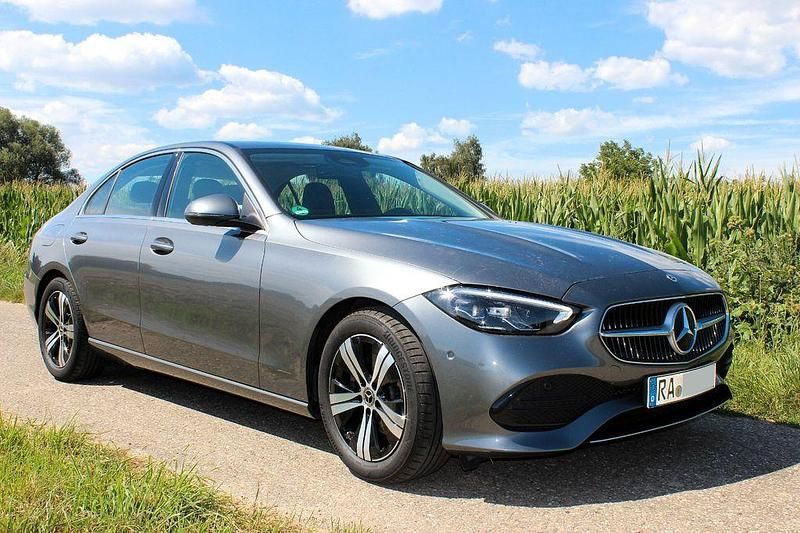 Silber Gebraucht 2023 Mercedes C180 Limousine | 32.700 € (Guter Preis) - Bild 1/4