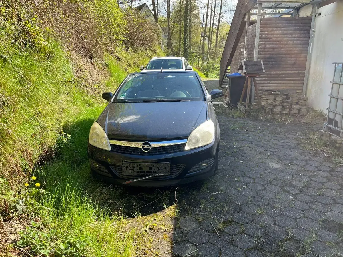 Gebraucht Opel Astra Cabriolet 150 PS (110 kW) 2007 Schwarz Cabrio