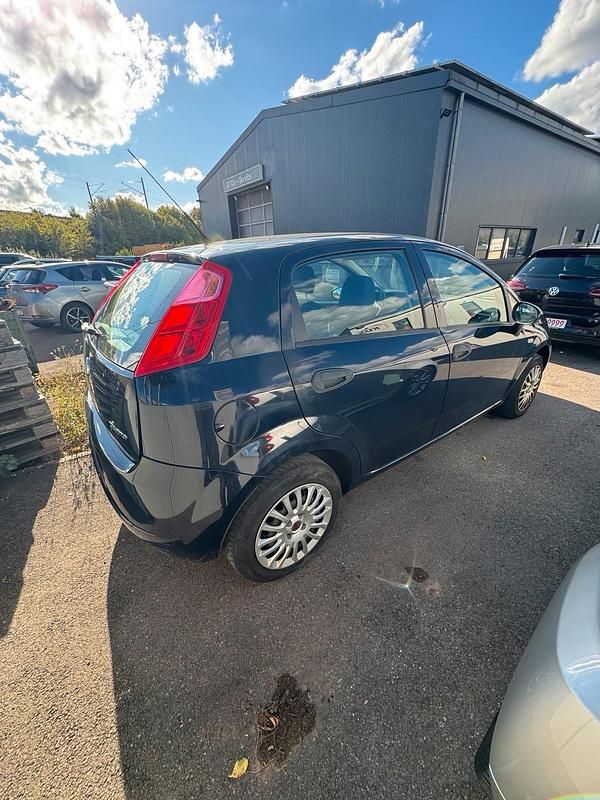 Blau Gebraucht 2009 Fiat Grande Punto Kleinwagen | 2.299 € (Fairer Preis) - Bild 1/4