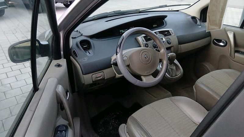 Grau Gebraucht 2005 Renault Scénic II Van / Kleinbus | 1.850 € - Bild 1/4