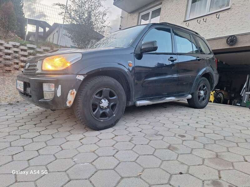 Schwarz Gebraucht 2003 Toyota RAV4 SUV | 2.400 € (Superpreis) - Bild 1/4