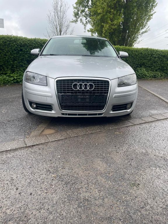 Silber Gebraucht 2006 Audi A3 Attraction Limousine | 3.000 € (Fairer Preis) - Bild 1/4