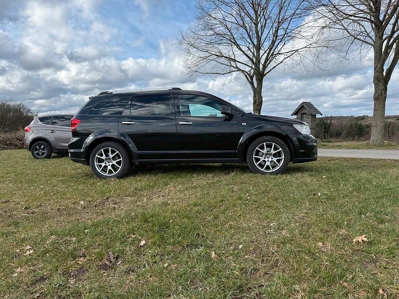 Gebraucht Fiat Freemont 176 PS (129 kW) 2013 Schwarz SUV