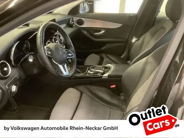 Gebraucht Mercedes C180 156 PS (114 kW) 2019 Schwarz Limousine
