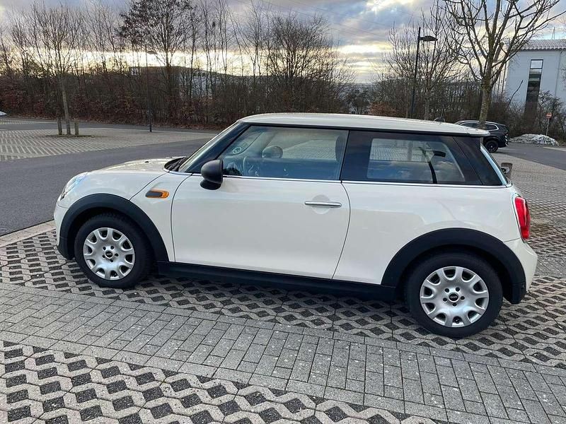 Gebraucht Mini ONE 102 PS (75 kW) 2017 Weiß Kleinwagen
