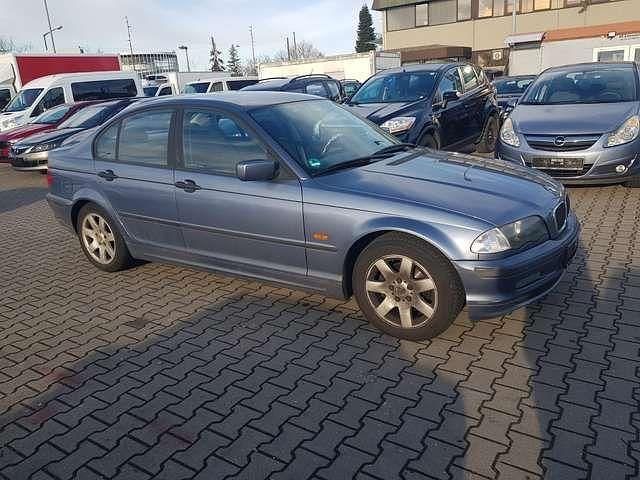 Blau Gebraucht 2001 BMW 316 Limousine | 1.199 € - Bild 1/4