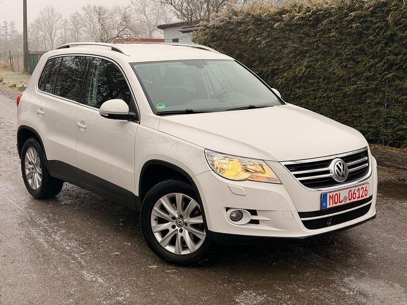 Weiß Gebraucht 2011 VW Tiguan Team SUV | 8.990 € (Fairer Preis) - Bild 1/4