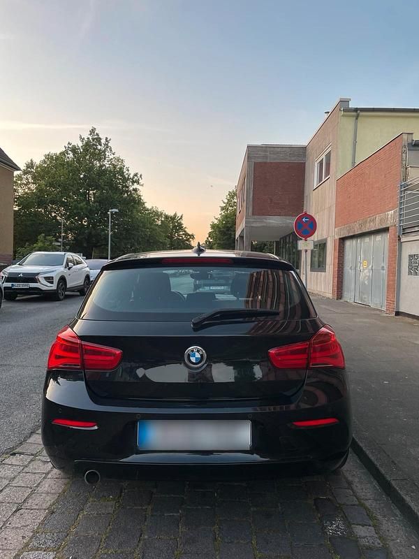 Gebraucht BMW 116 Advantage 116 PS (85 kW) 2016 Schwarz Kleinwagen