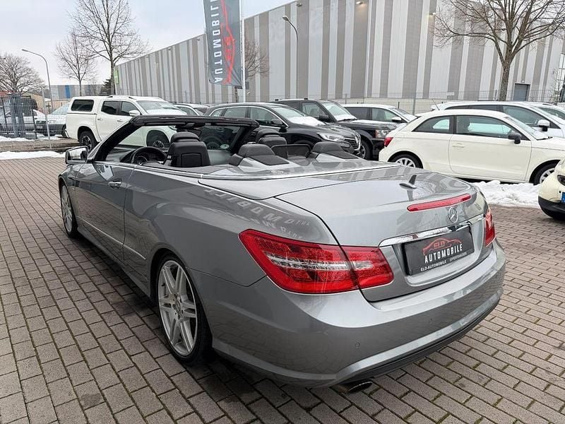 Gebraucht Mercedes E200 AMG line 184 PS (135 kW) 2011 Silber Cabrio