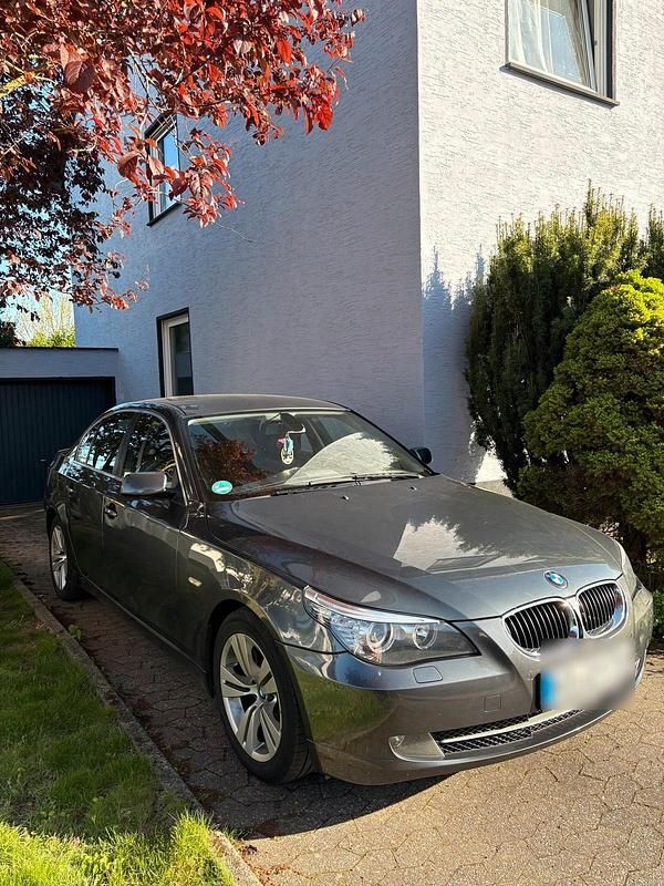 Gebraucht BMW 520 177 PS (130 kW) 2008 Grau Limousine