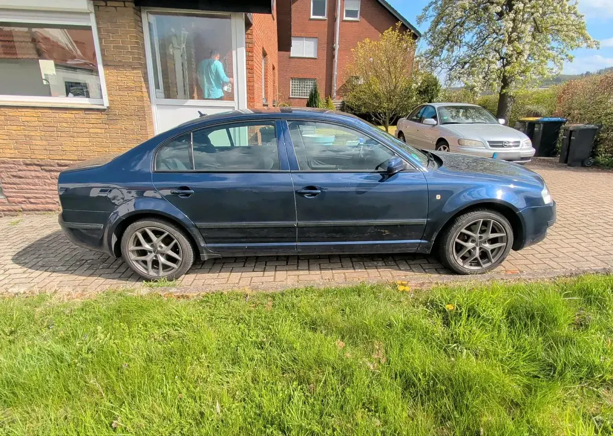 Gebraucht Skoda Superb 193 PS (141 kW) 2003 Blau Limousine