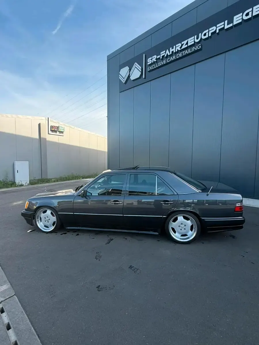 Gebraucht Mercedes E220 AMG 150 PS (110 kW) 1994 Grau Limousine