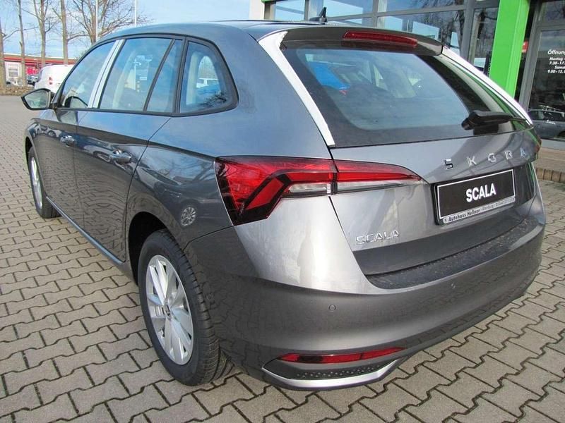 Gebraucht Skoda Scala Selection 116 PS (85 kW) 2024 Grau Kleinwagen