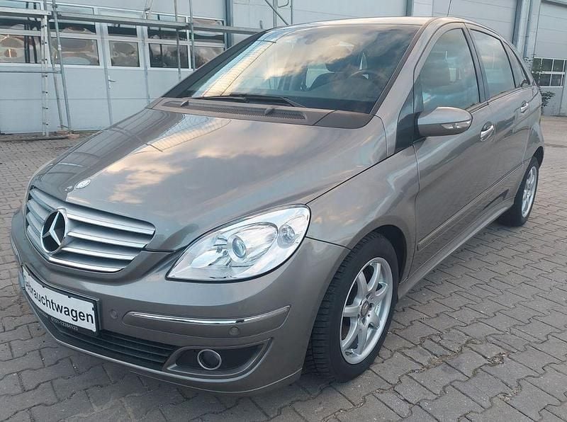 Grau Gebraucht 2006 Mercedes B200 Van / Kleinbus | 3.900 € (Fairer Preis) - Bild 1/4