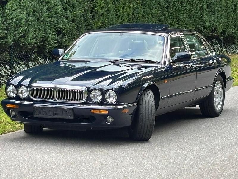 Blau Gebraucht 1999 Jaguar XJ8 Sovereign Limousine | 14.750 € (Fairer Preis) - Bild 1/4
