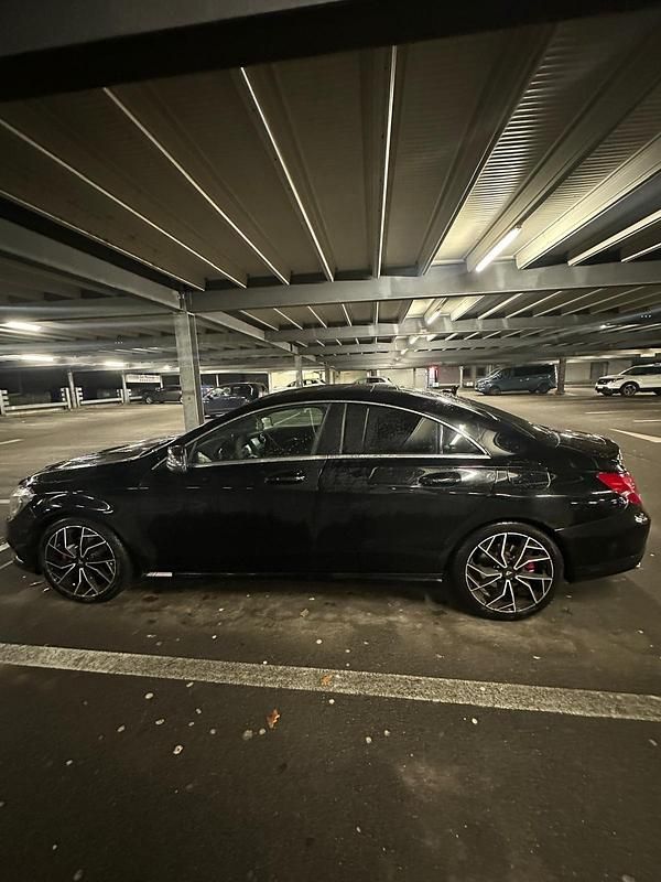 Schwarz Gebraucht 2014 Mercedes CLA220 AMG Limousine | 13.500 € (Guter Preis) - Bild 1/4